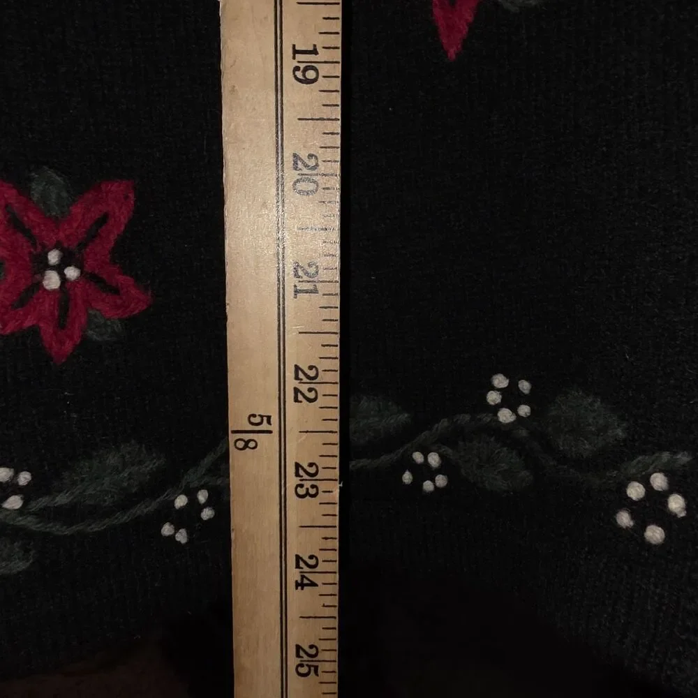 CHARTER CLUB Sz M Vtg 100% Wool Poinsettia Beaded Blk Button Christmas Sweater